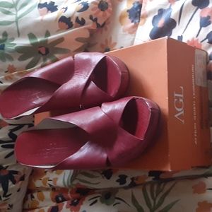 AGL size 39 1/2 (9 1/2) wedges